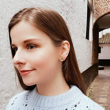 Antwerp Hand Studs Earrings - Gold Plated - Big Hands